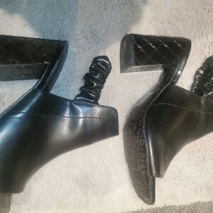 River Island Black Quilted Mules